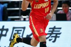 华体会体育-队长发威领先球队奋力保住胜利