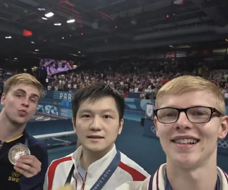 法国队碾压波兰队,樊振东带队取胜 法国队碾压波兰队,樊振东带队取胜